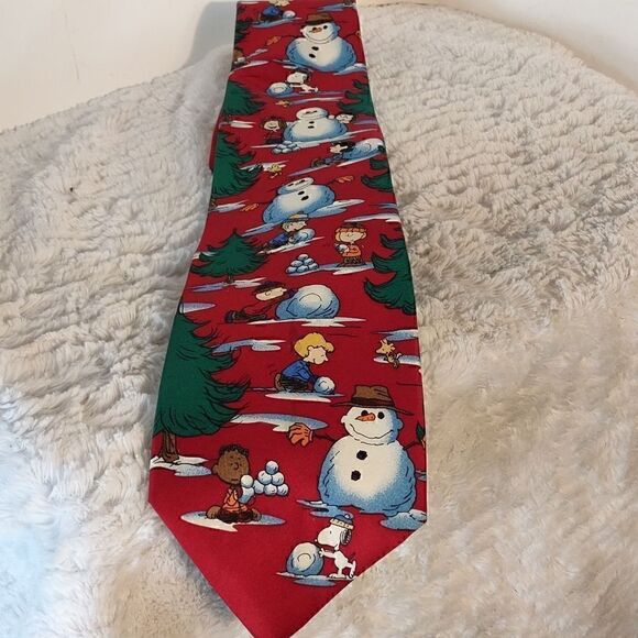 Peanuts Snoopy "The Perfect Snowman" Silk Christmas Tie - Picture 5 of 5